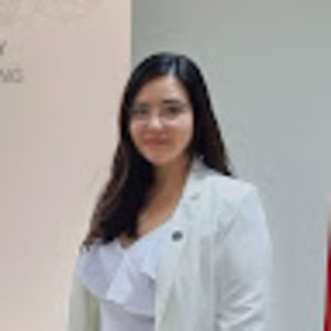 Meet your Posher, Mónica
